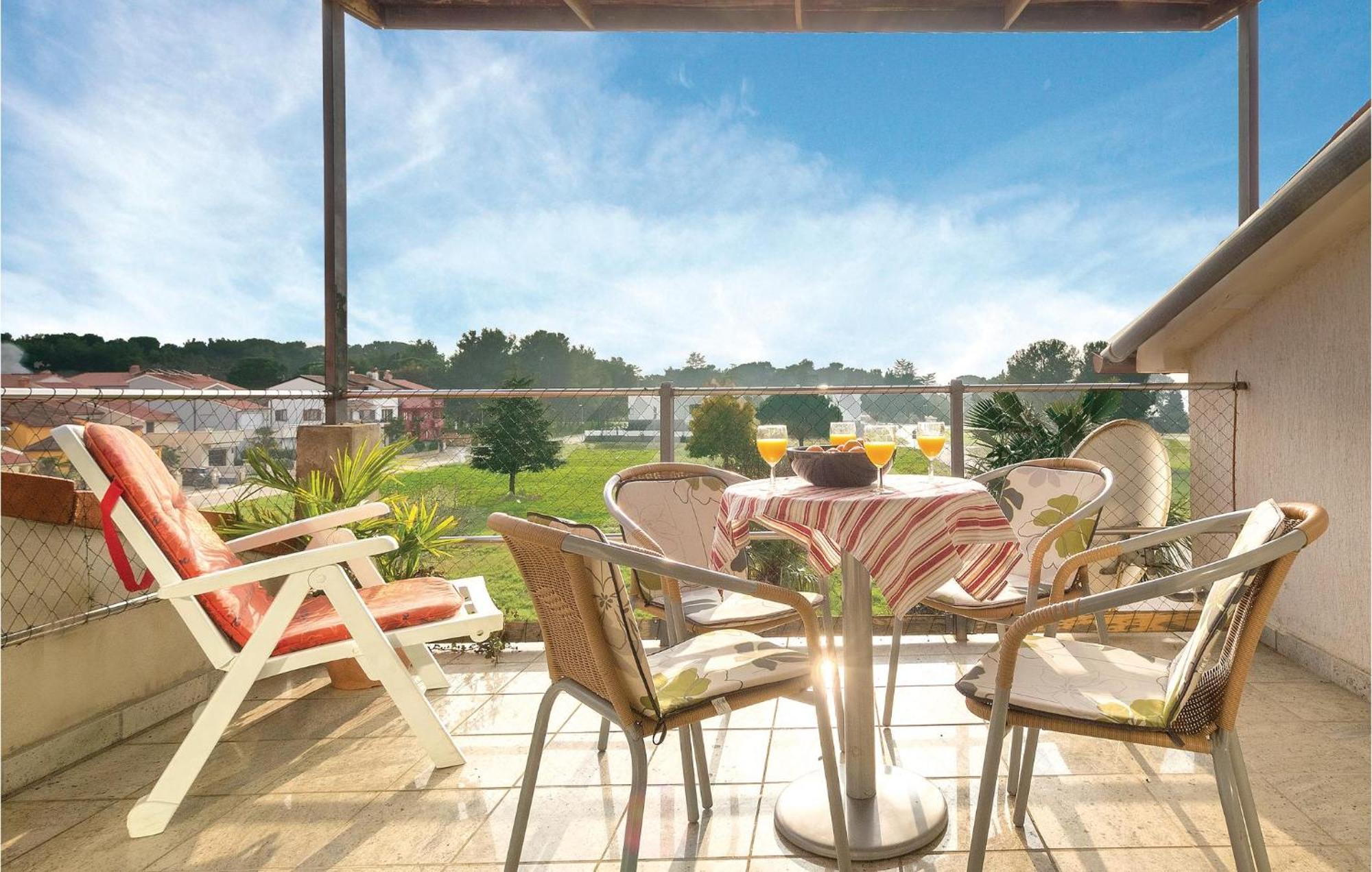 Lovely Apartment In Fazana With House Sea View Exterior foto