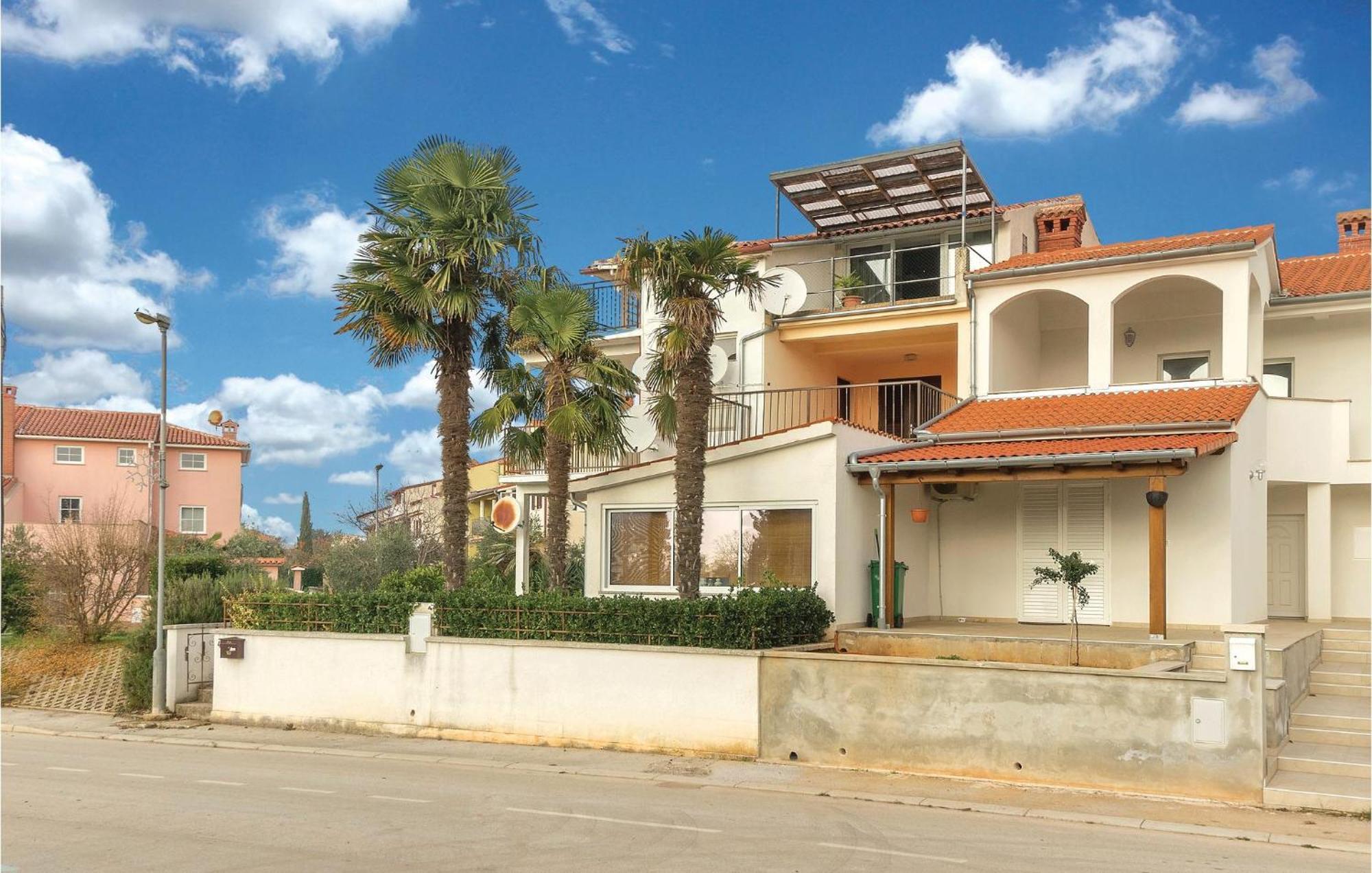 Lovely Apartment In Fazana With House Sea View Exterior foto